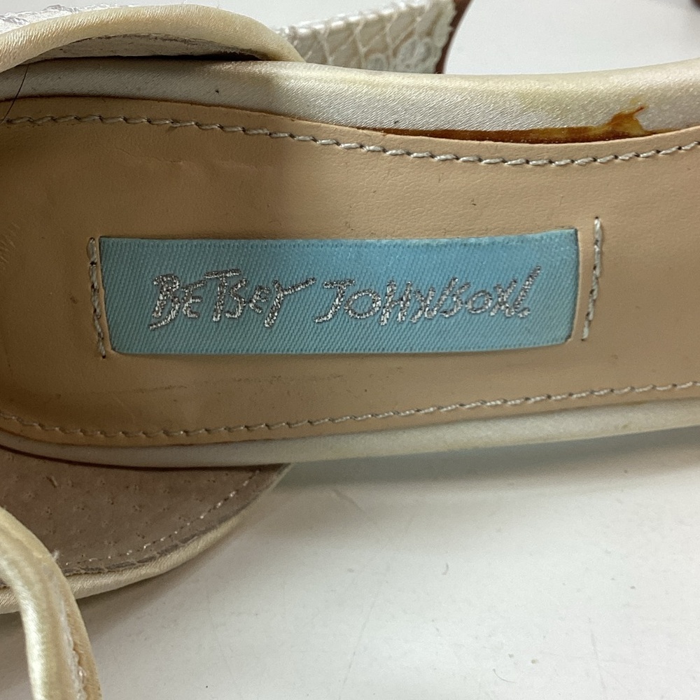 Betsey Johnson Cream Lace Heels - Picture 2 of 11